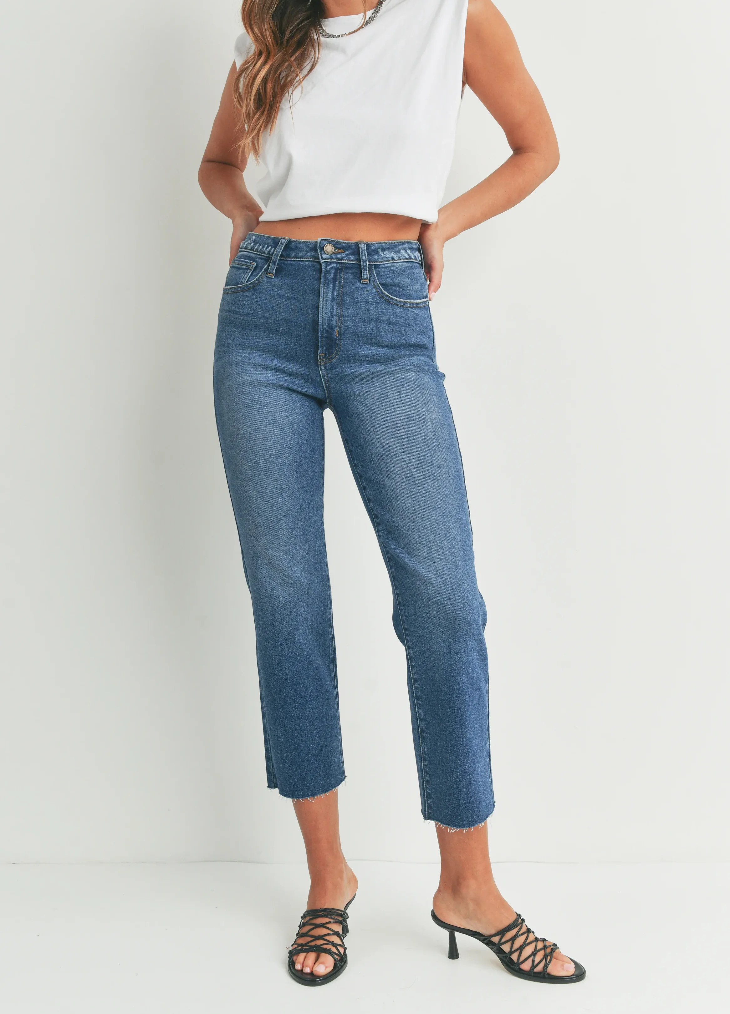 CLASSIC STRAIGHT JEANS (DARK DENIM)