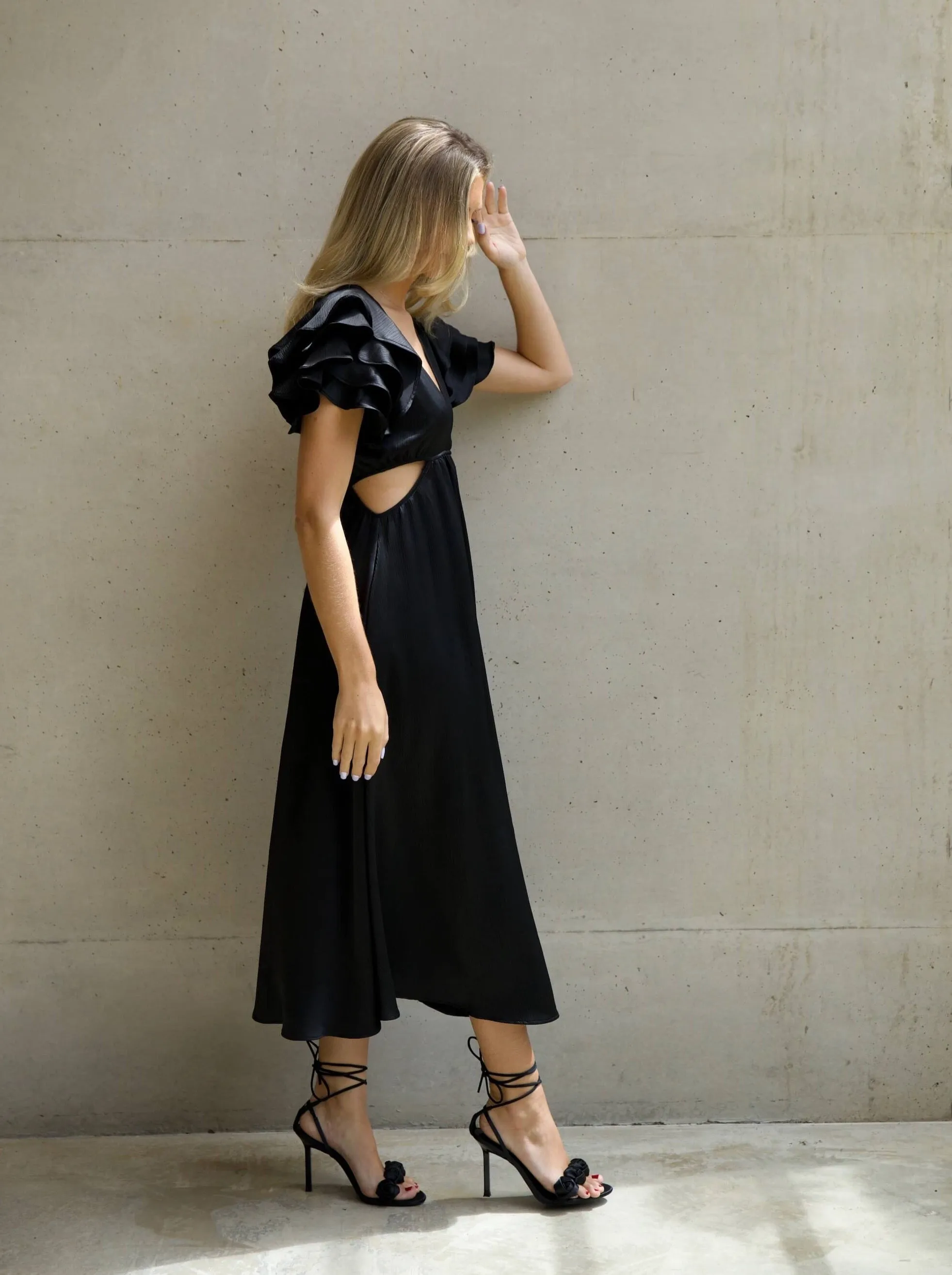 'EVANGELIA' RUFFLE SLEEVE CUT OUT MIDAXI DRESS BLACK